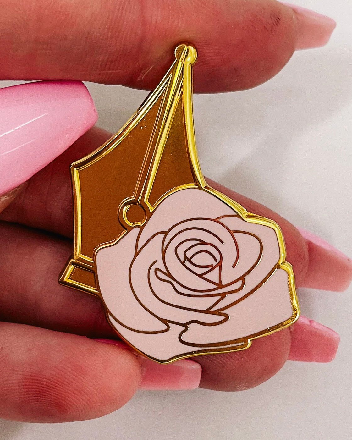 Magneet | fountain pen with rose