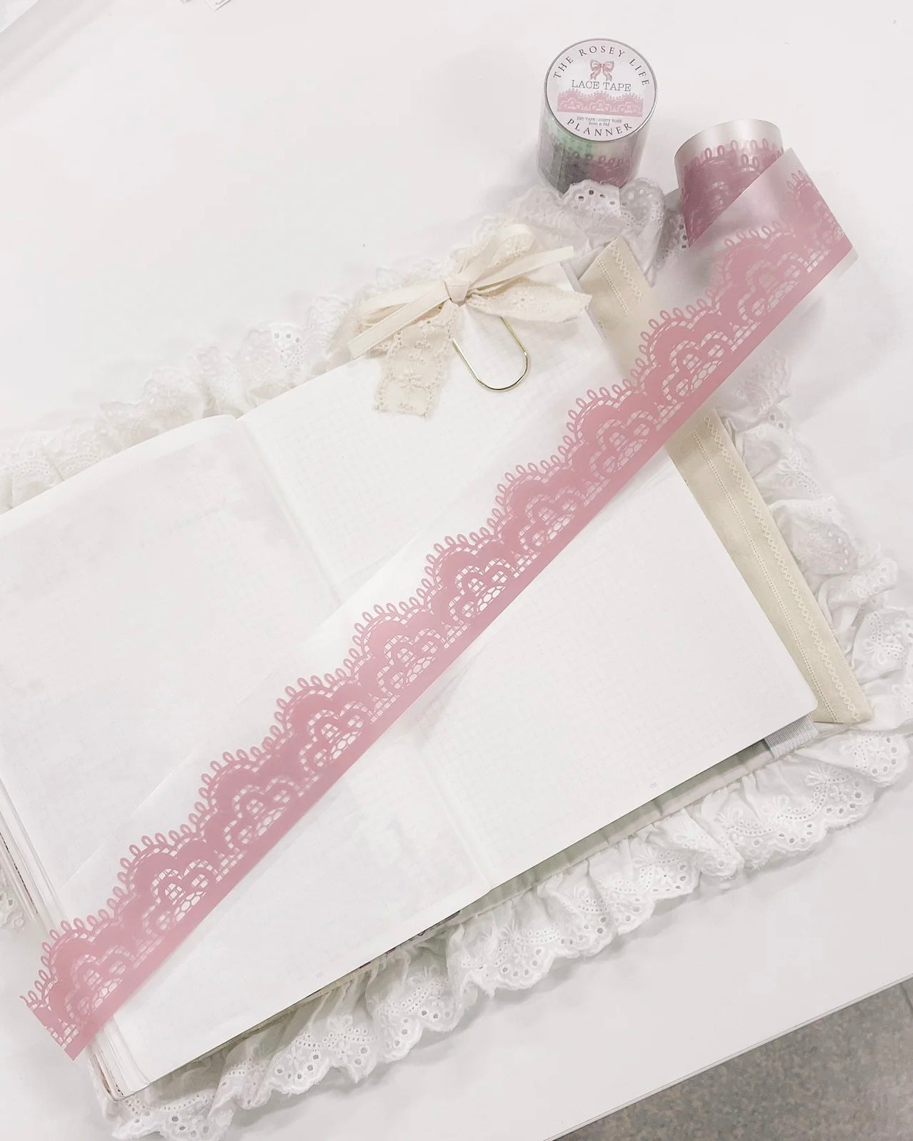 Pettape| pink lace