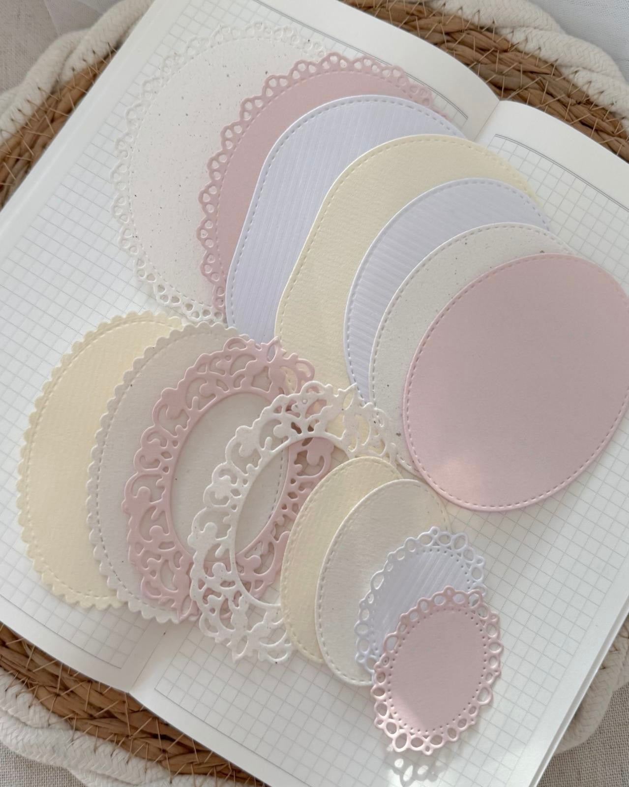 Papierset| roze ovaaltjes 15st.