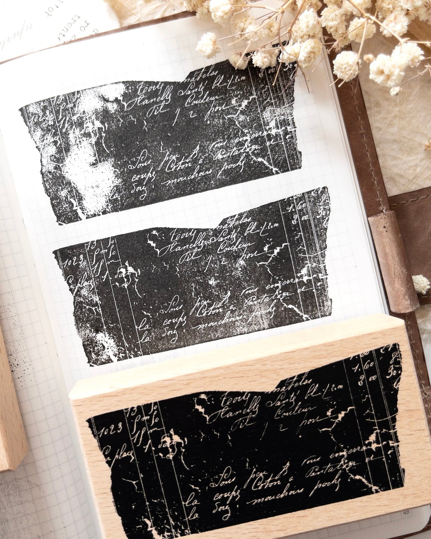 Houten stempel | torn paper
