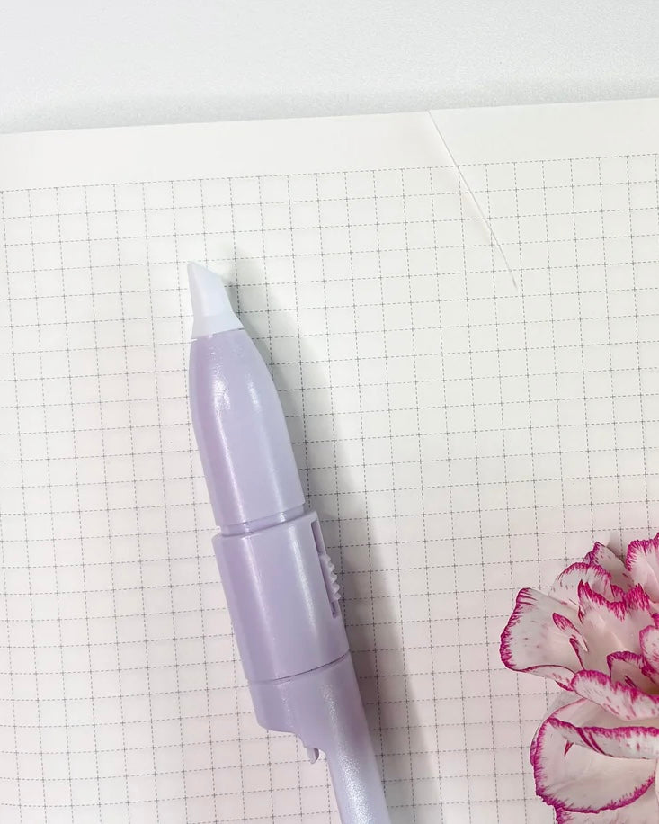 Pen met schaar en mesje