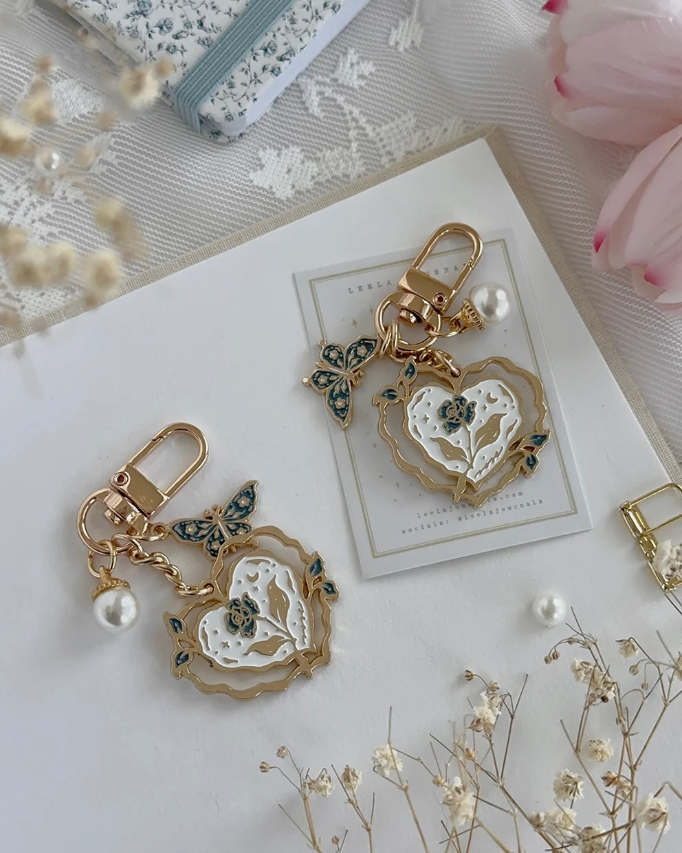 Keycharm | blue rose heart enamel