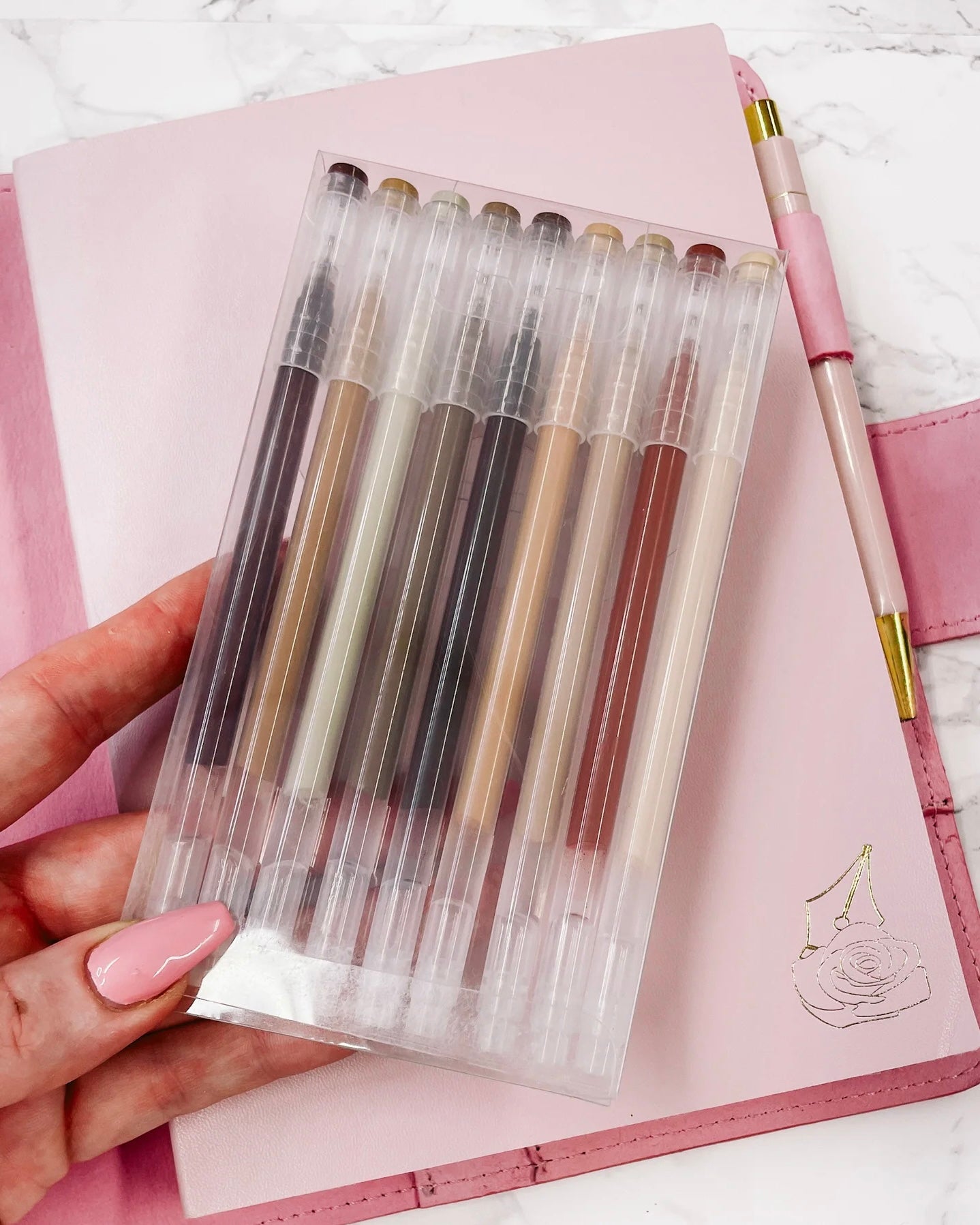 Penneset| brown