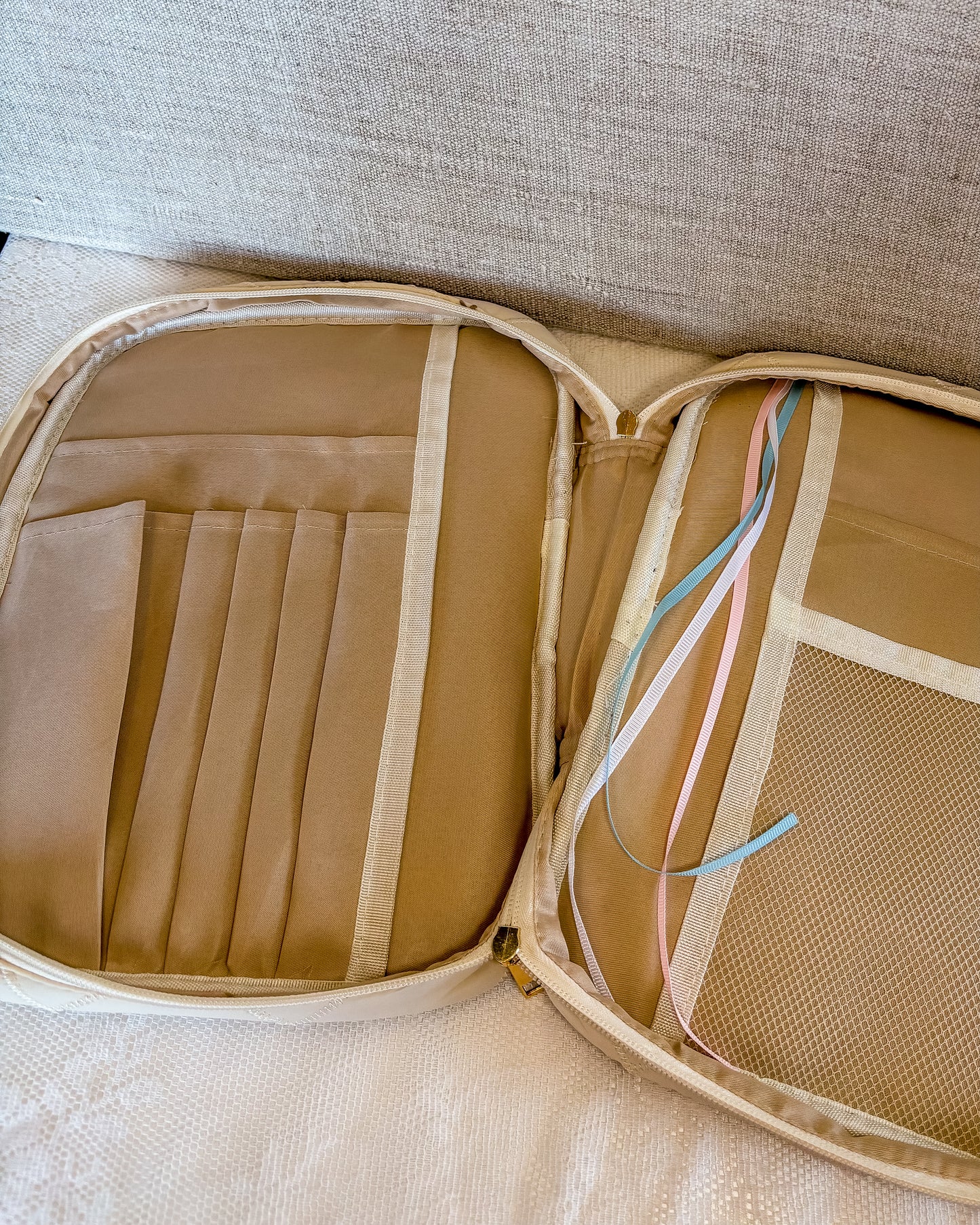 Pouche | strikjes beige