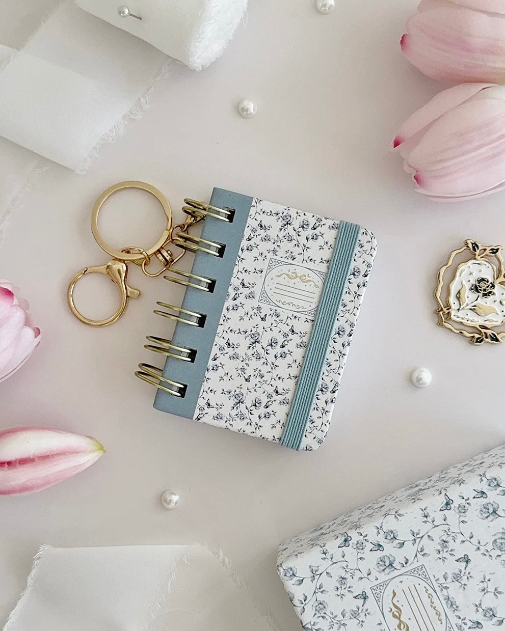 Baby journal | blue rose toile composition