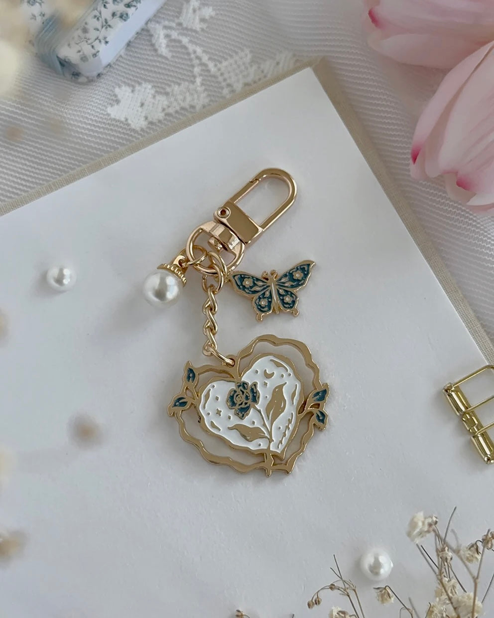 Keycharm | blue rose heart enamel