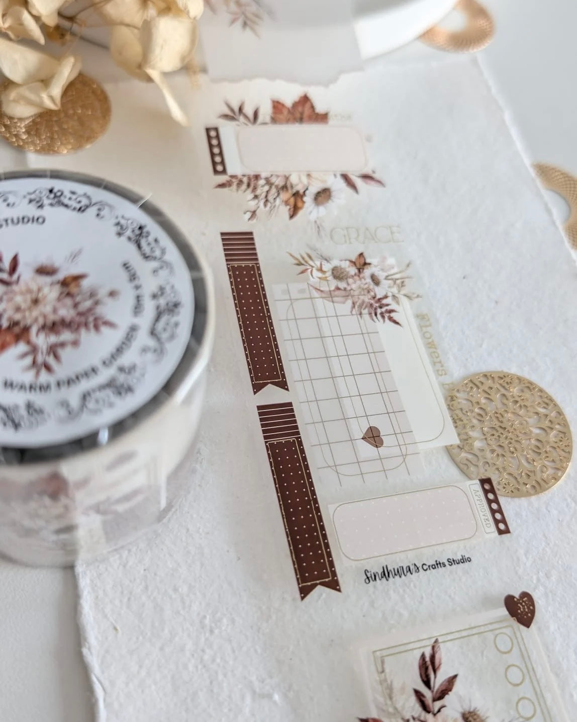 Pettape | Warm paper garden | gold