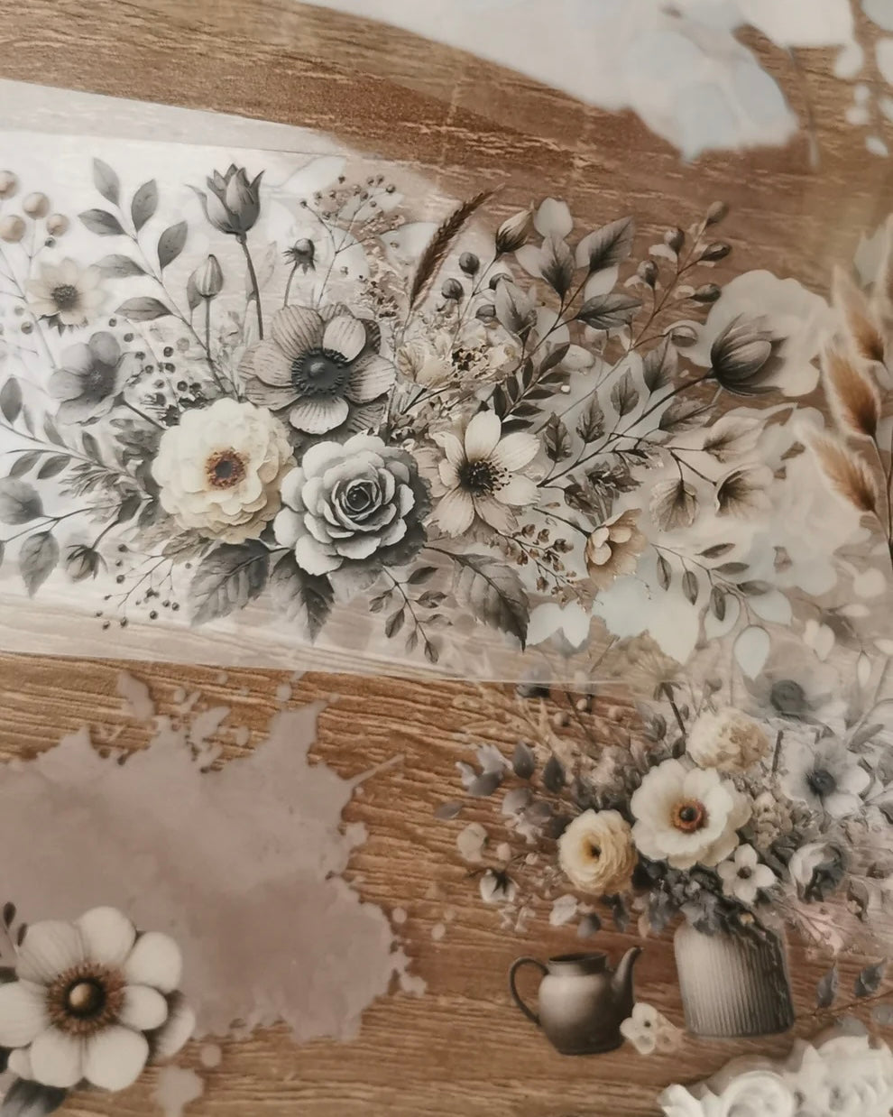 Pettape | calm gray flowers